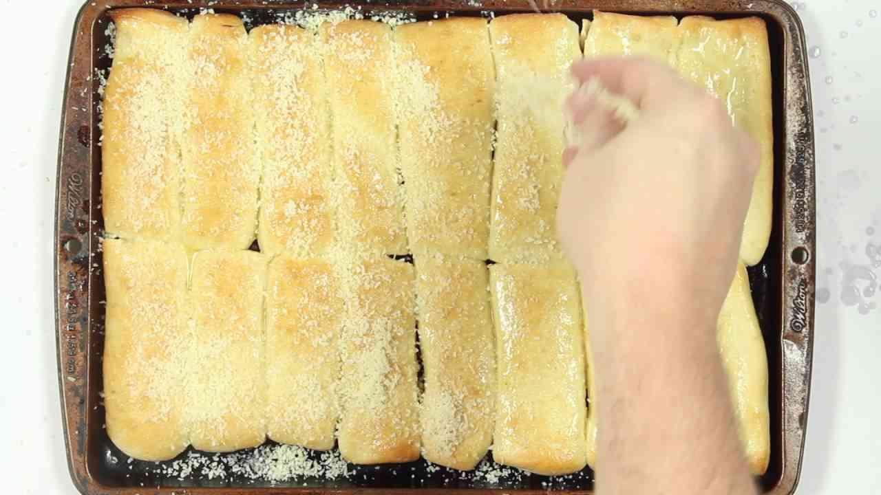 Little Caesars Crazy Bread – Copycat Soft Garlic Breadsticks